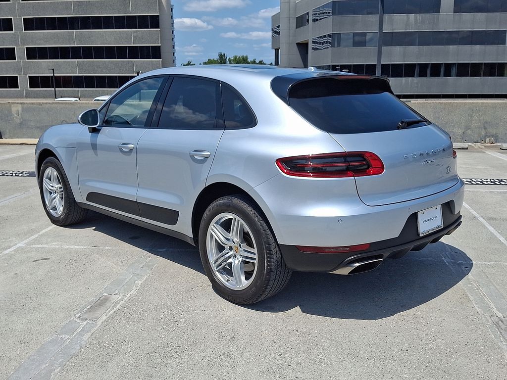 Thumbnail: 2017 Porsche Macan - 10