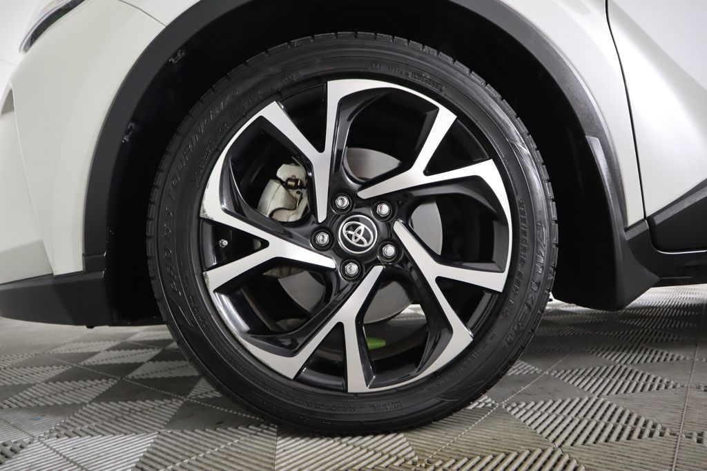 2021 Toyota C-HR LE 30