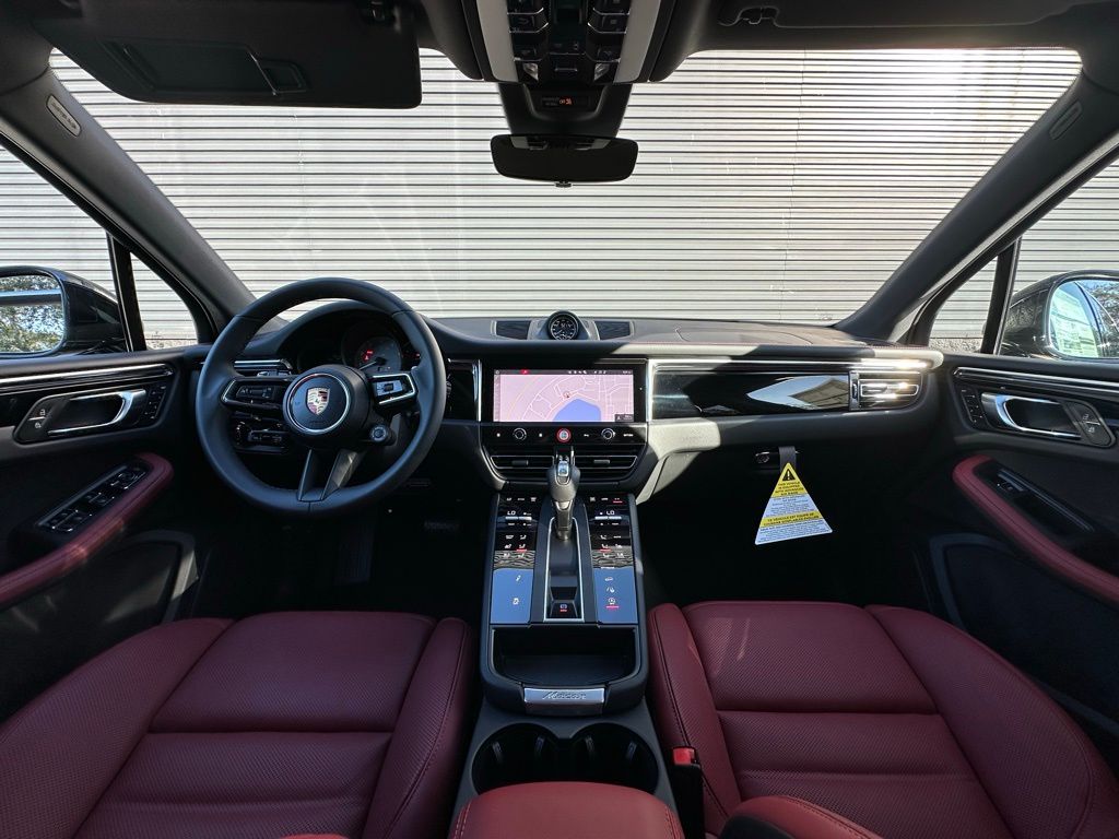 Thumbnail: 2026 Porsche Macan - 6
