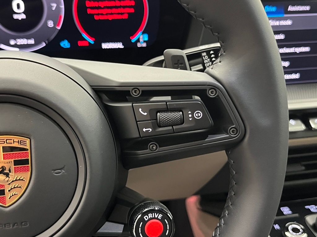 Thumbnail: 2025 Porsche 911 - 14