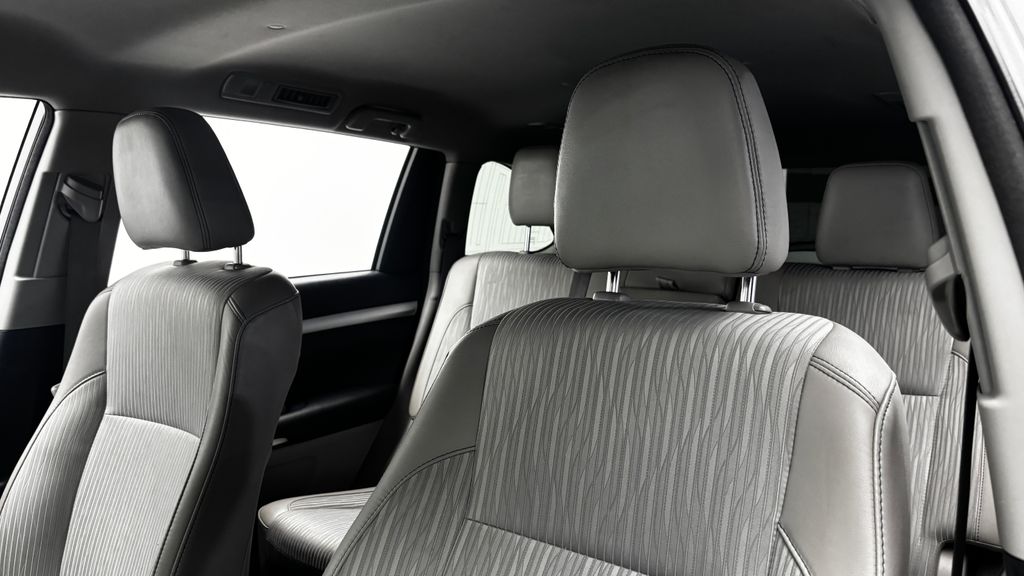 Thumbnail: 2018 Toyota Highlander - 15