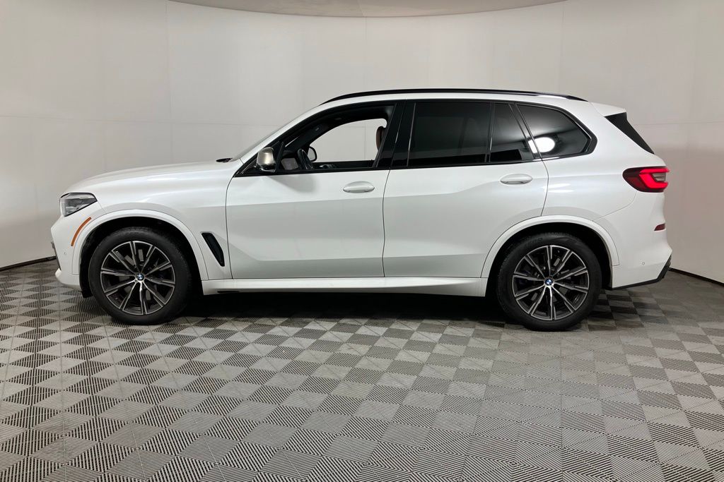 2022 BMW X5 M50i 2