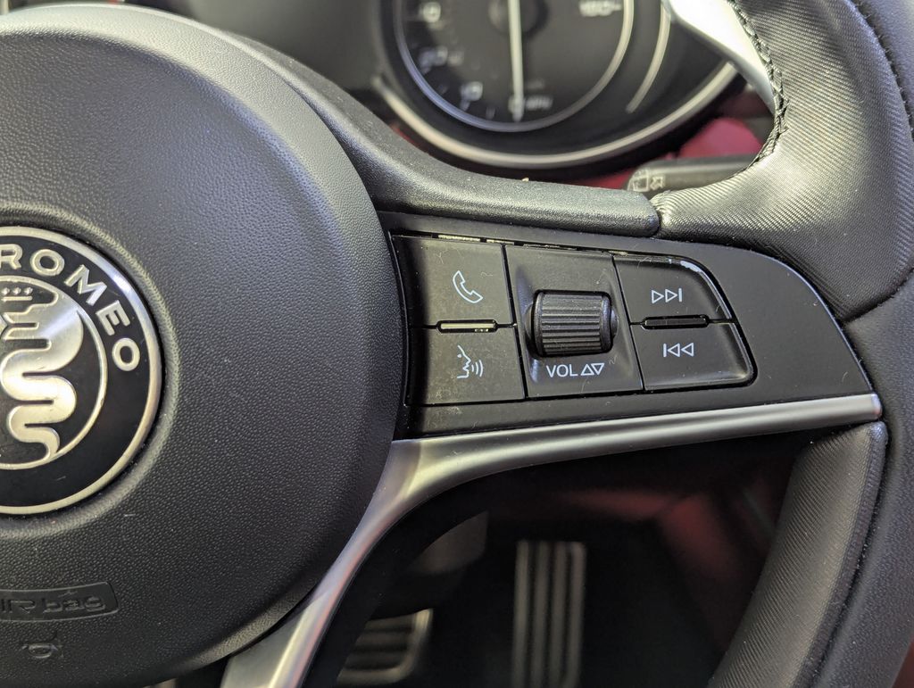 2018 Alfa Rosso Alfa Romeo Stelvio Base AWD SUV