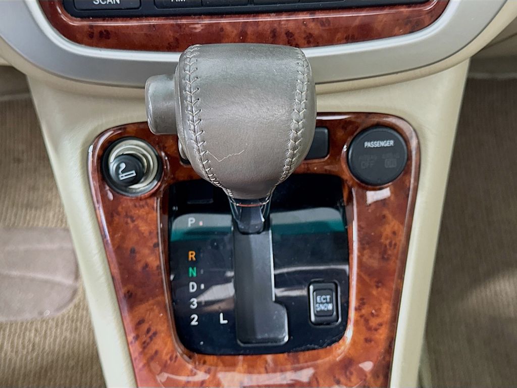 Used Car 2004 Toyota Highlander  V6 For Sale Under $10,000 In Austin, Texas