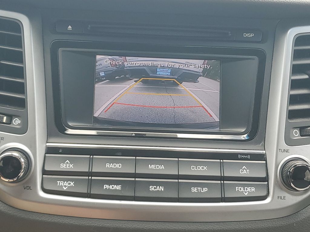 Used 2017 Black Hyundai SE image 17