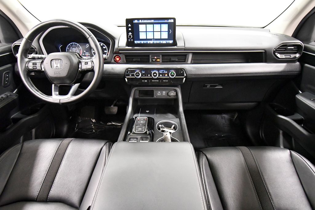 Used 2025 Honda Pilot SUV