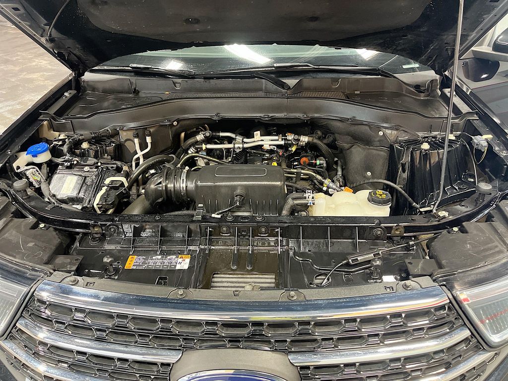 Used 2023 Black Metallic Ford XLT image 31