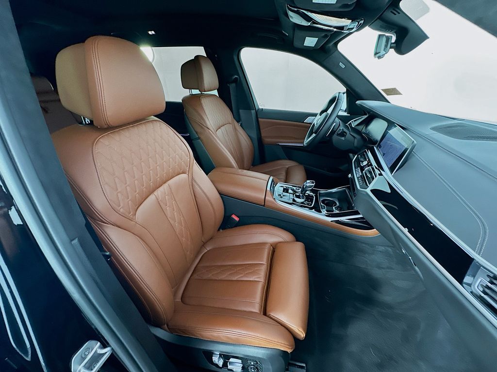 2022 BMW X7 xDrive40i 30