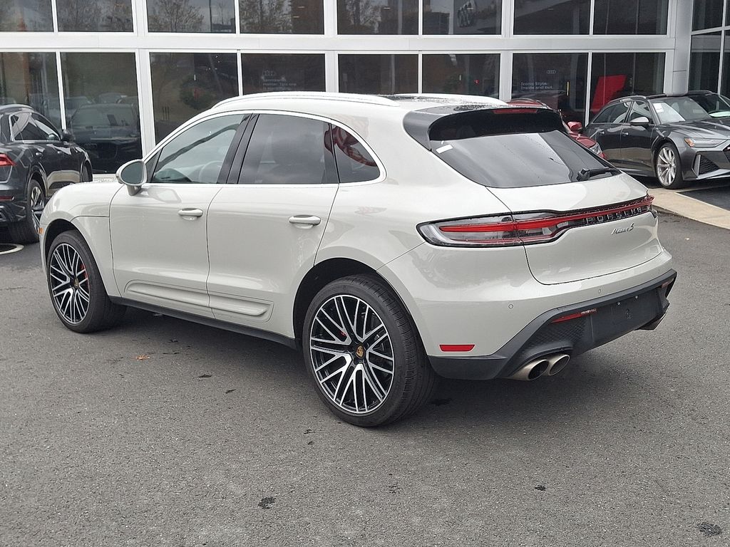 Thumbnail: 2022 Porsche Macan - 6