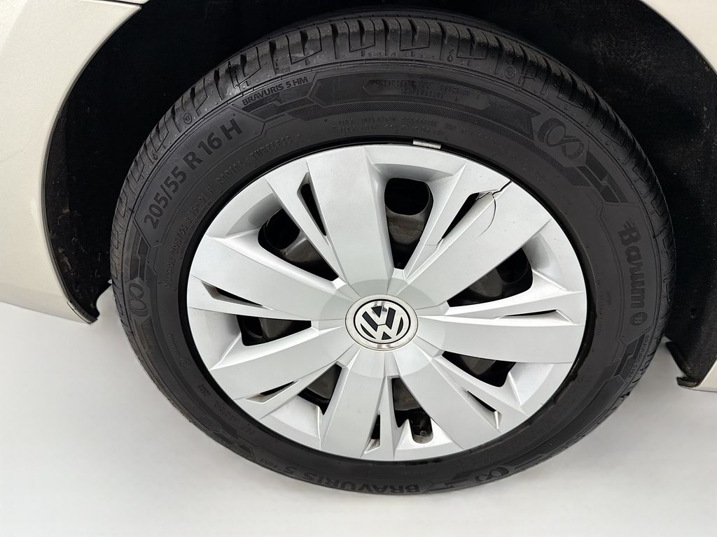 Thumbnail: 2014 Volkswagen Jetta - 28