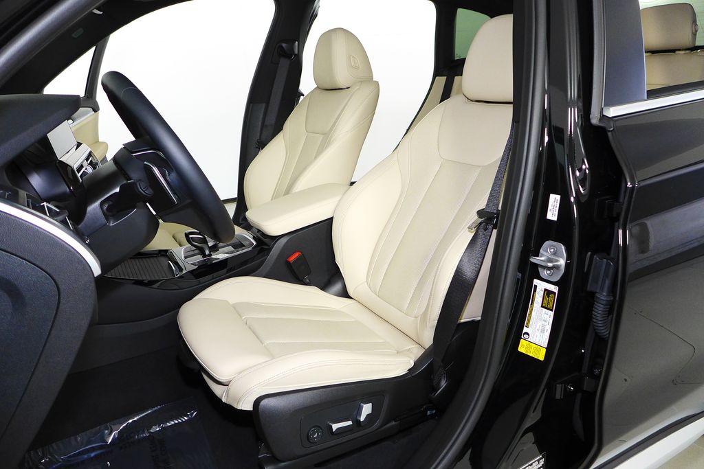 Thumbnail: 2023 BMW X3 - 22