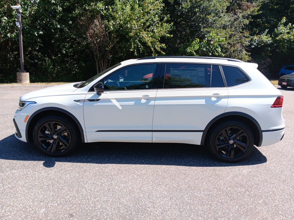 2024 Volkswagen Tiguan 2.0T SE R-Line Black 2