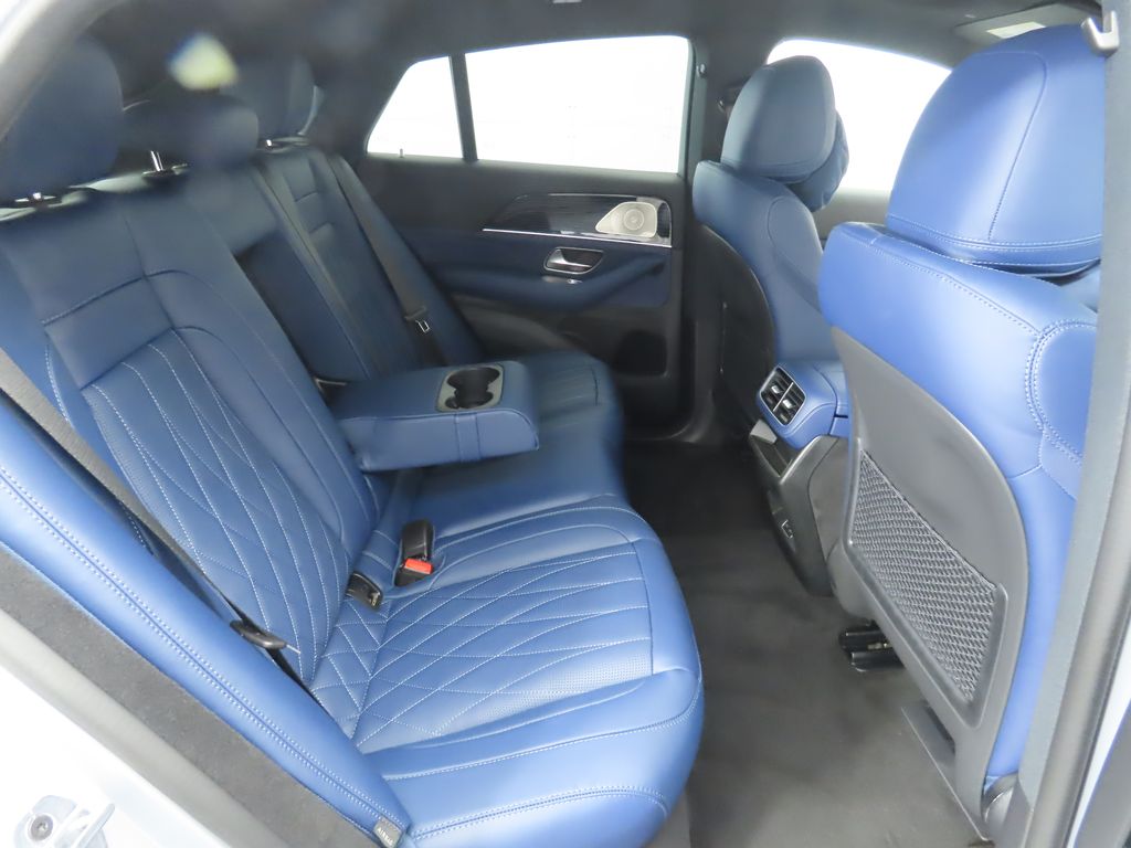 Thumbnail: 2026 Mercedes-Benz GLE - 24