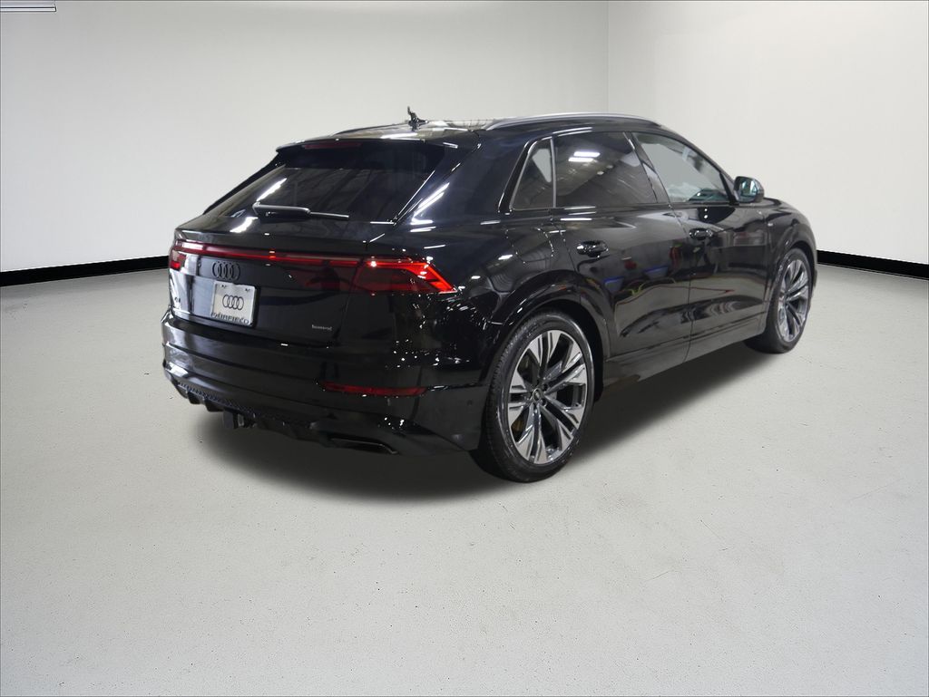 Thumbnail: 2026 Audi Q8 - 6