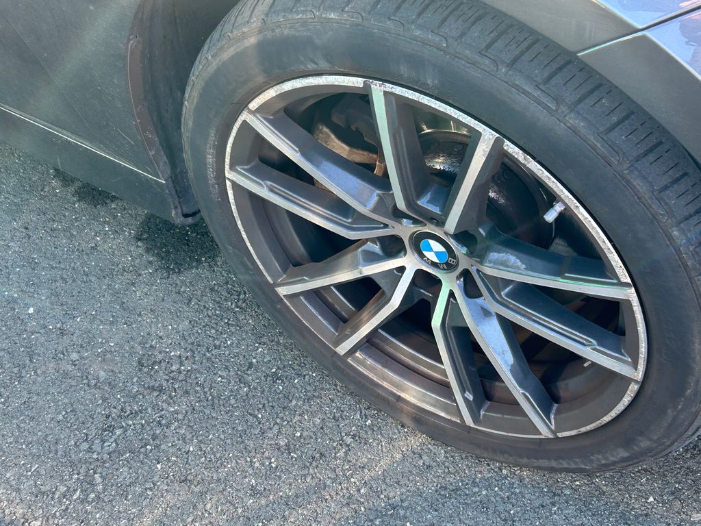 Thumbnail: 2021 BMW 3 Series - 3