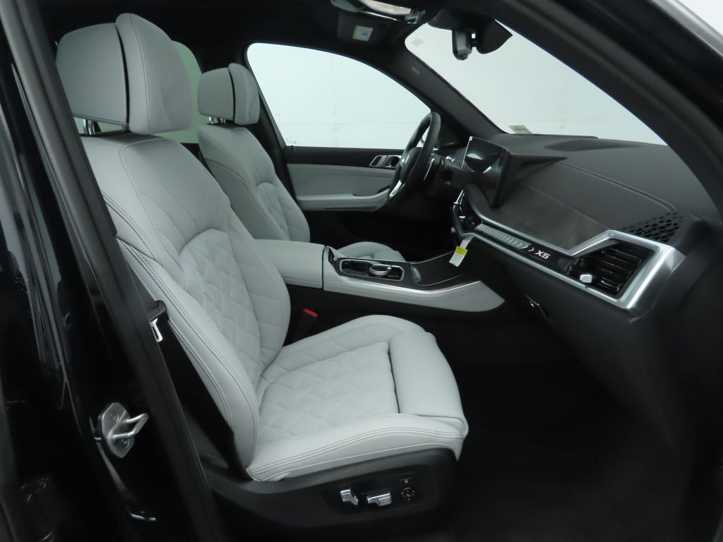 Thumbnail: 2026 BMW X5 - 22