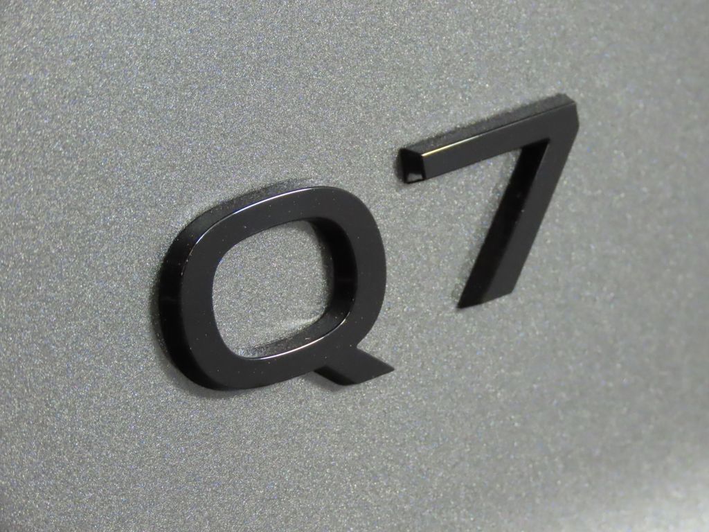 Thumbnail: 2026 Audi Q7 - 9