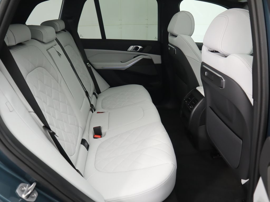 Thumbnail: 2026 BMW X5 - 23