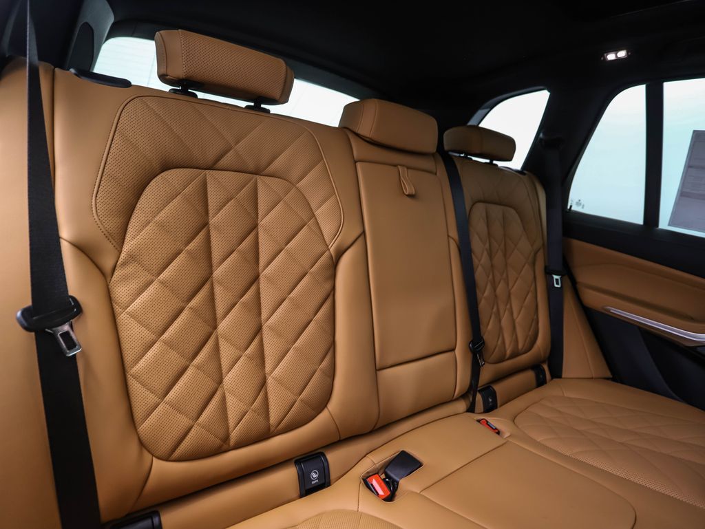 2026 BMW X5 xDrive50e 26