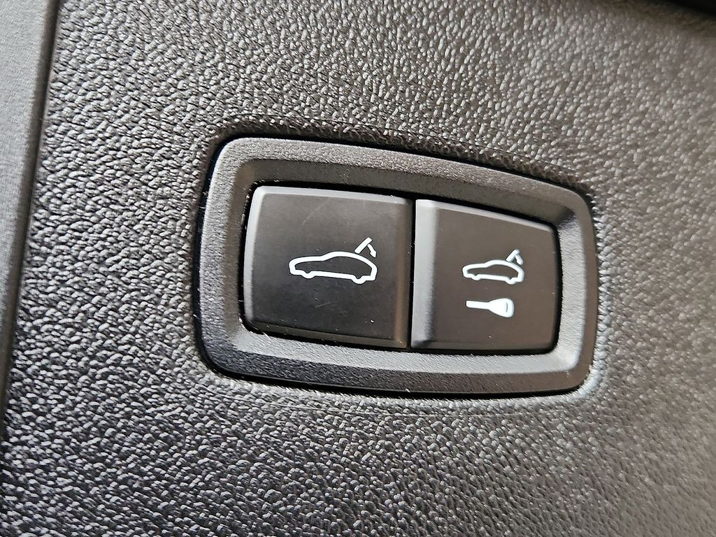 Thumbnail: 2021 Porsche Cayenne - 30