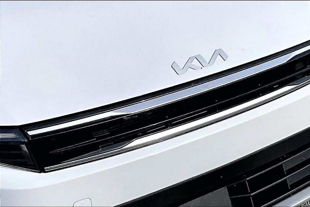 Used 2025 White Kia EX image 29