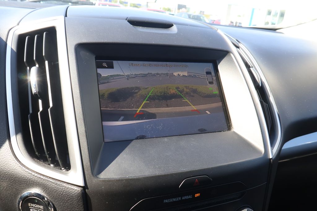 Thumbnail: 2015 Ford Edge - 24