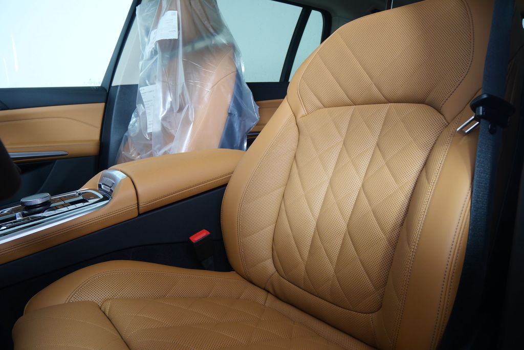 2026 BMW X7 xDrive40i 9
