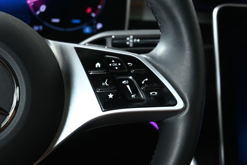 Thumbnail: 2025 Mercedes-Benz C-Class - 17