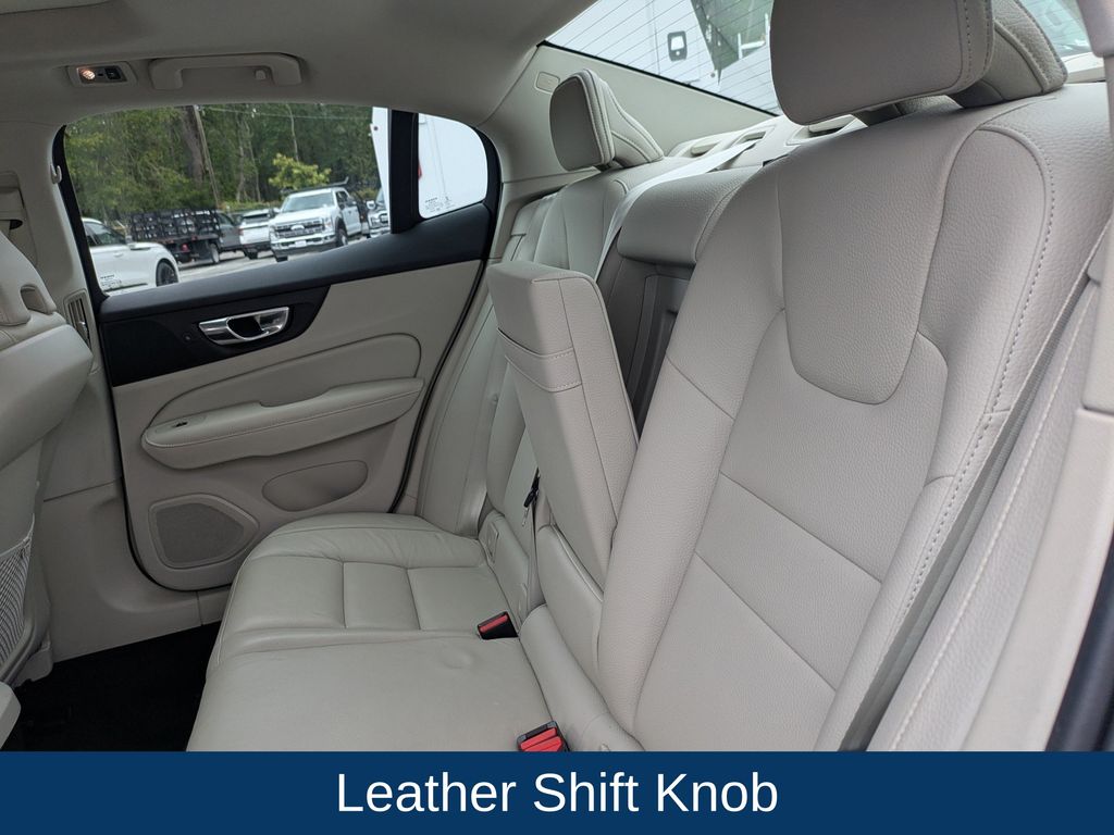 2021 Volvo S60 T5 Momentum