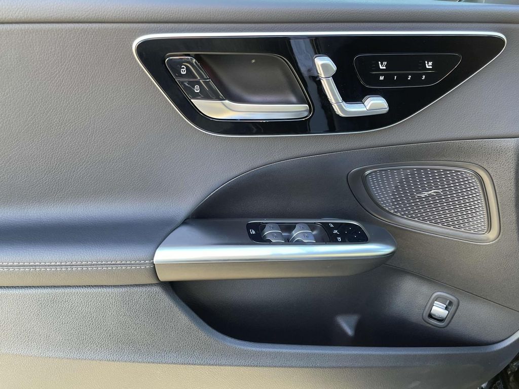 Thumbnail: 2025 Mercedes-Benz C-Class - 15