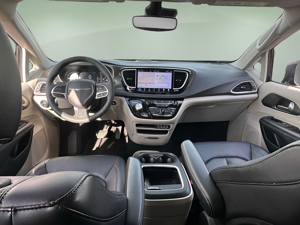Used 2024 Chrysler Pacifica Hybrid Van