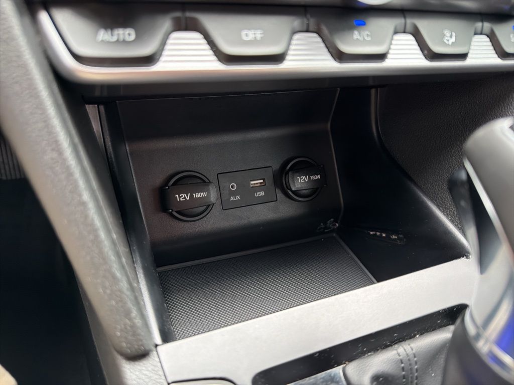 Thumbnail: 2019 Hyundai Elantra - 32