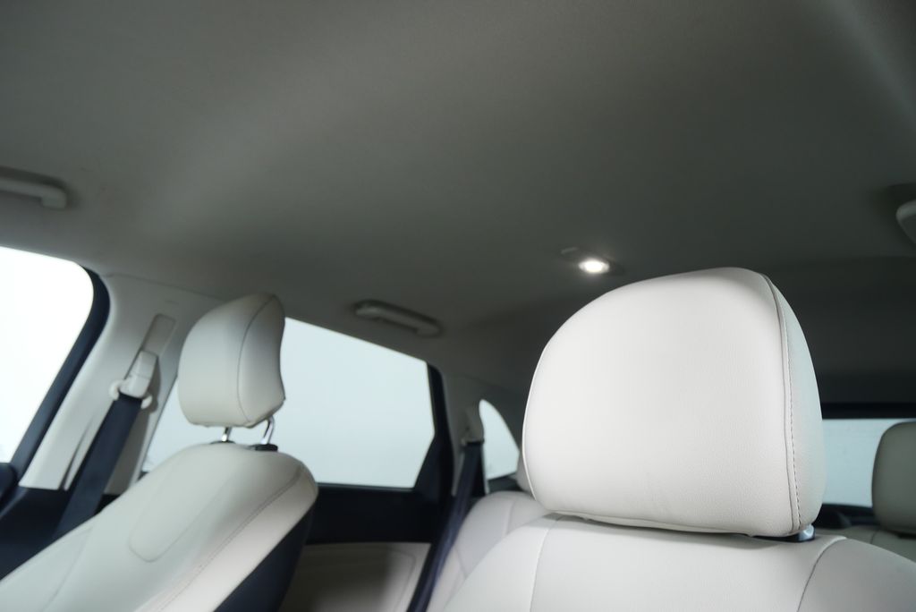 Thumbnail: 2015 Ford Edge - 11