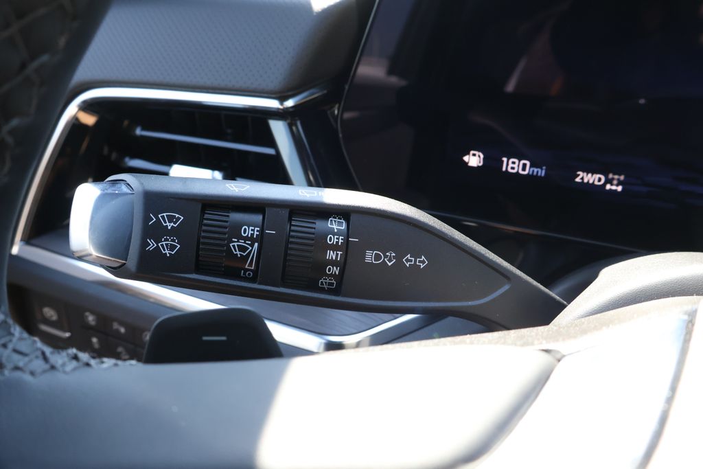 Thumbnail: 2025 Chevrolet Suburban - 27