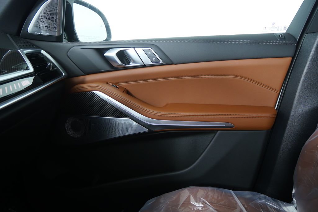 Thumbnail: 2026 BMW X5 - 25