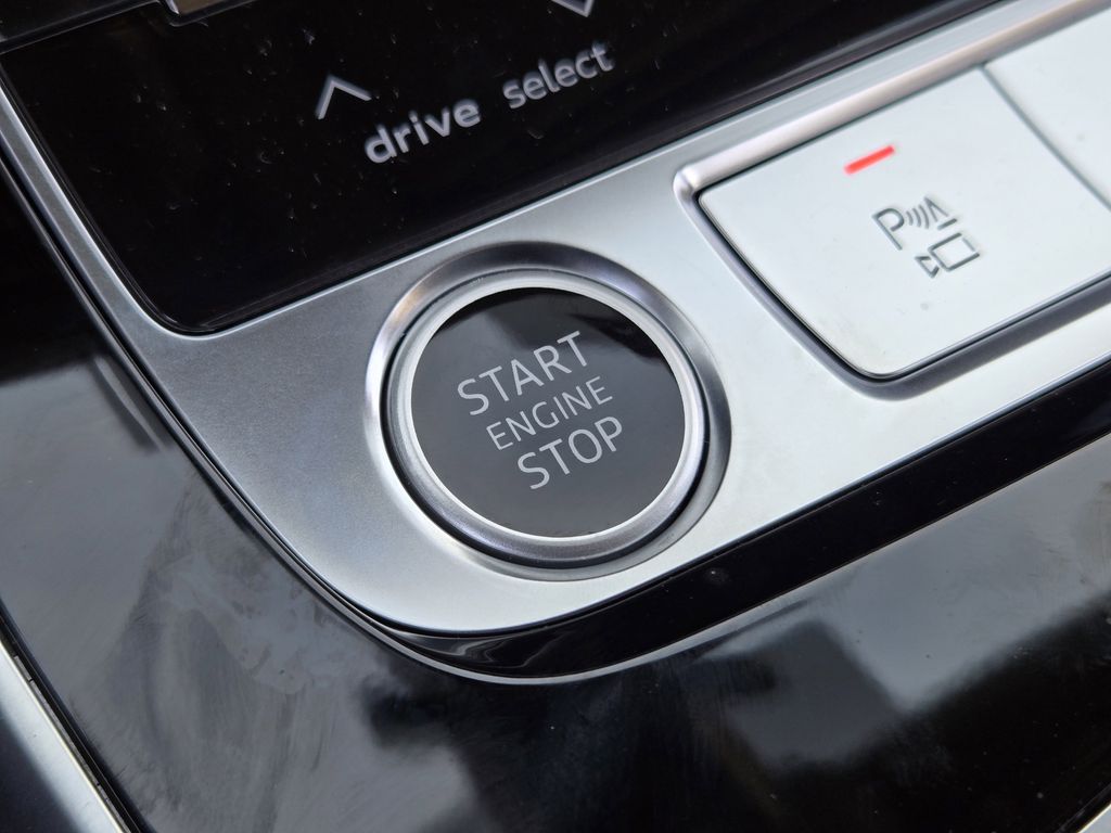 new 2026 Audi Q7 car, priced at $78,410