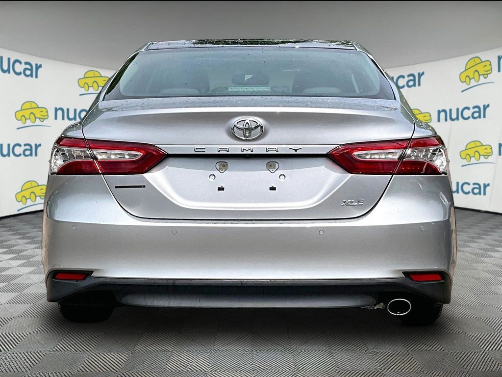2018 Toyota Camry — photo 5