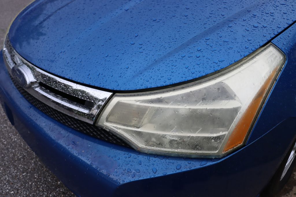 Thumbnail: 2010 Ford Focus - 3