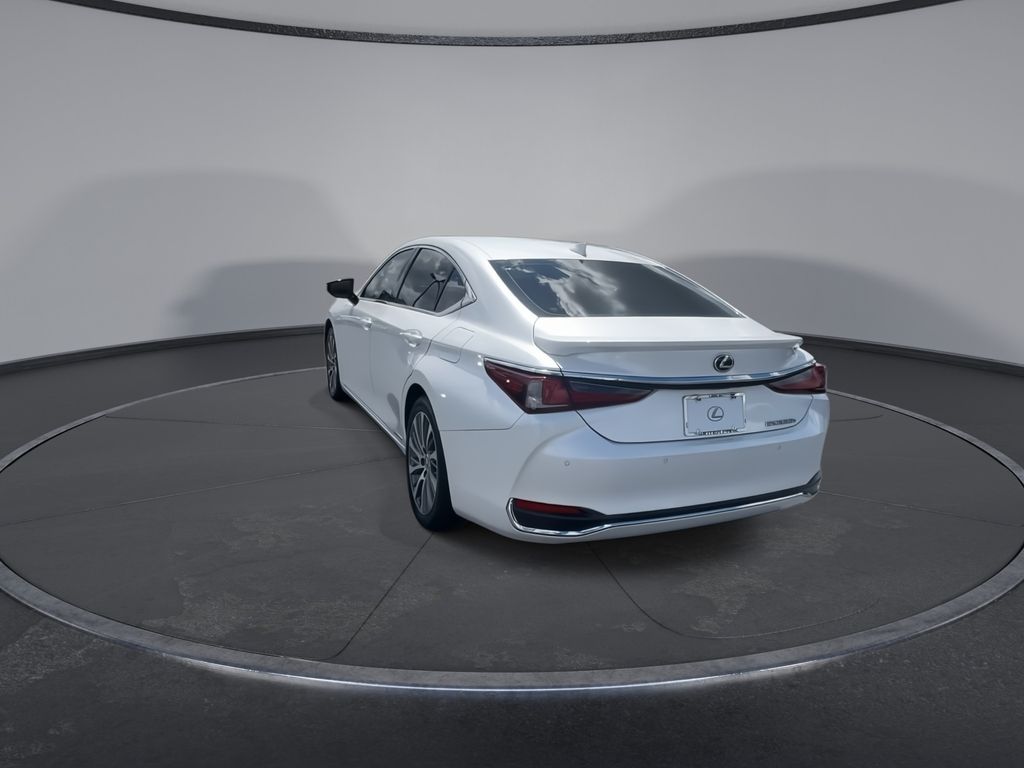 Thumbnail: 2021 Lexus ES - 7