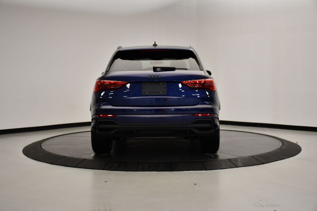 Thumbnail: 2025 Audi Q3 - 4