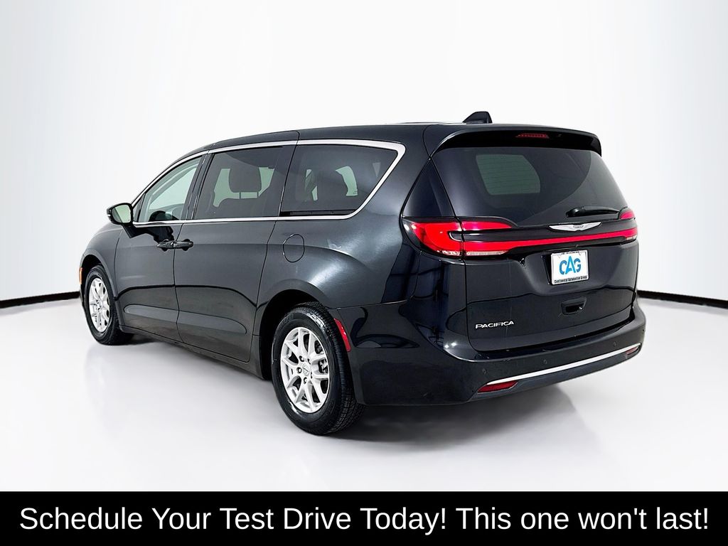Used Car 2024 Chrysler Pacifica  Touring L For Sale Under $30,000 In Austin, Texas