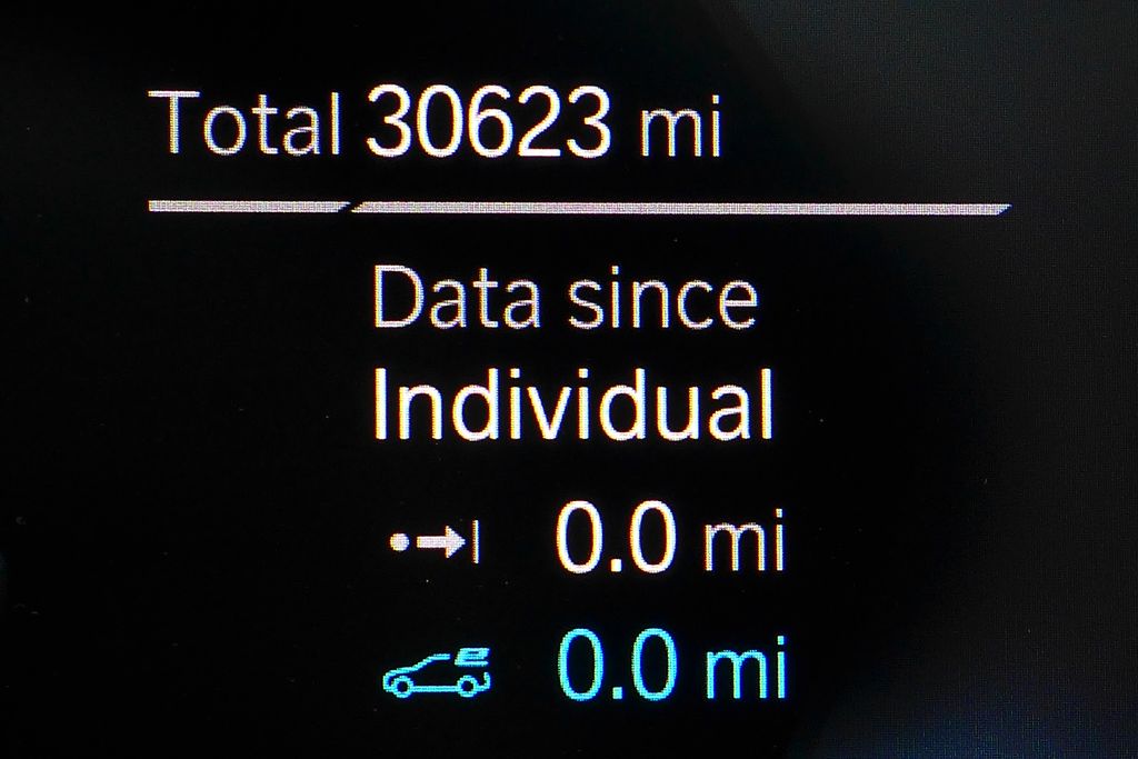 Thumbnail: 2023 BMW 5 Series - 31