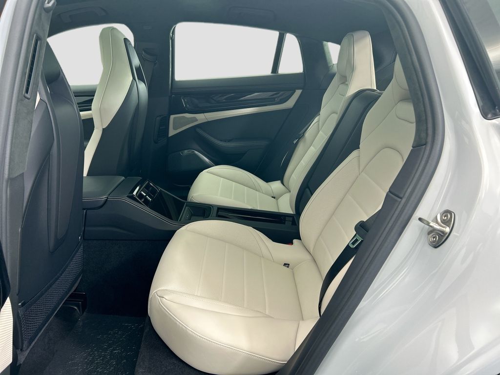 Thumbnail: 2026 Porsche Panamera - 19