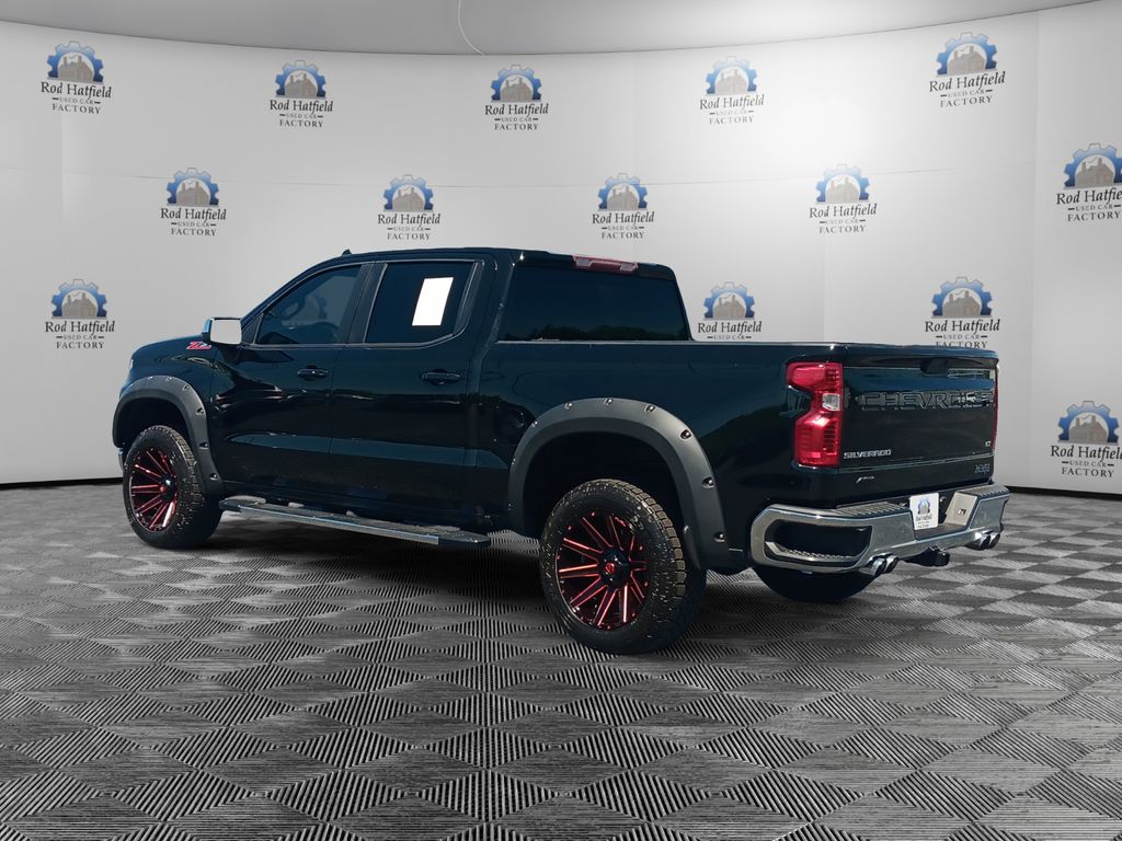View vehicle photo 3