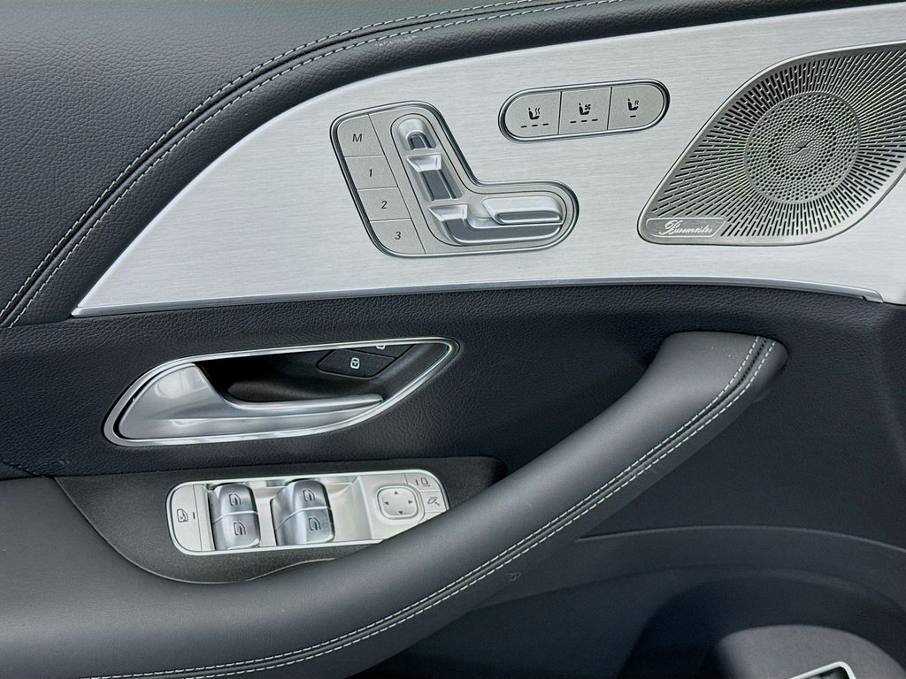 Thumbnail: 2026 Mercedes-Benz GLE - 22