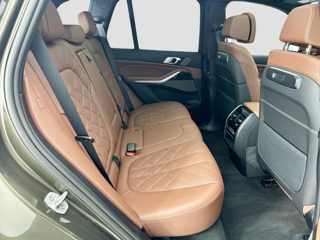 Thumbnail: 2026 BMW X5 - 21