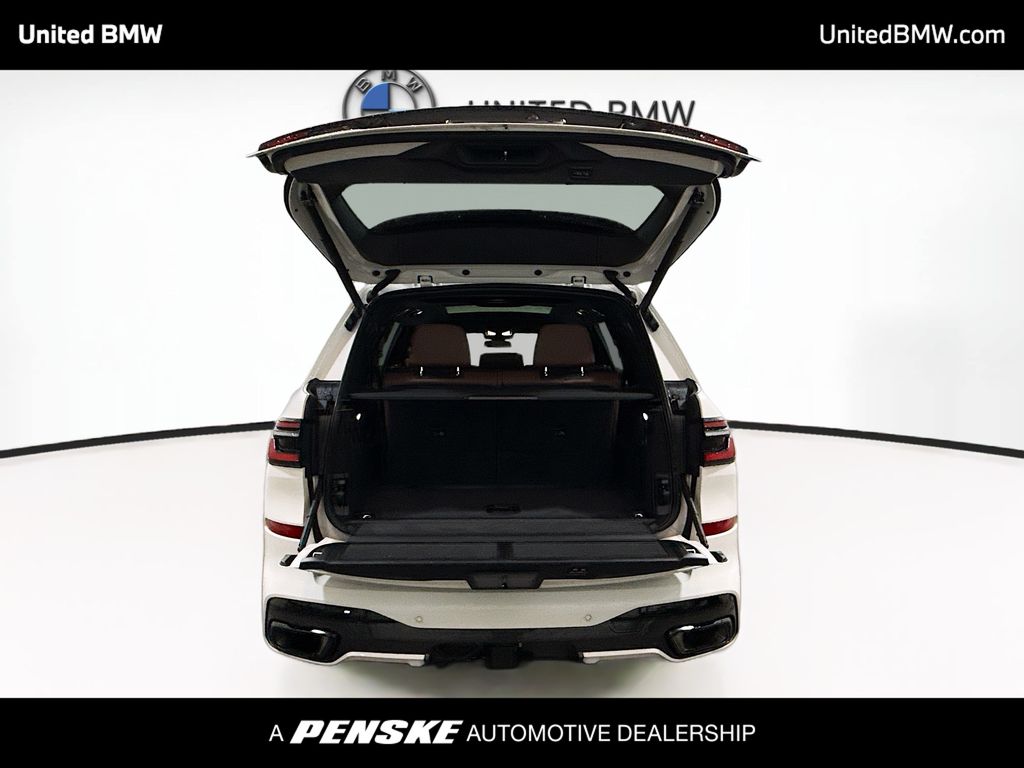 Thumbnail: 2024 BMW X7 - 15