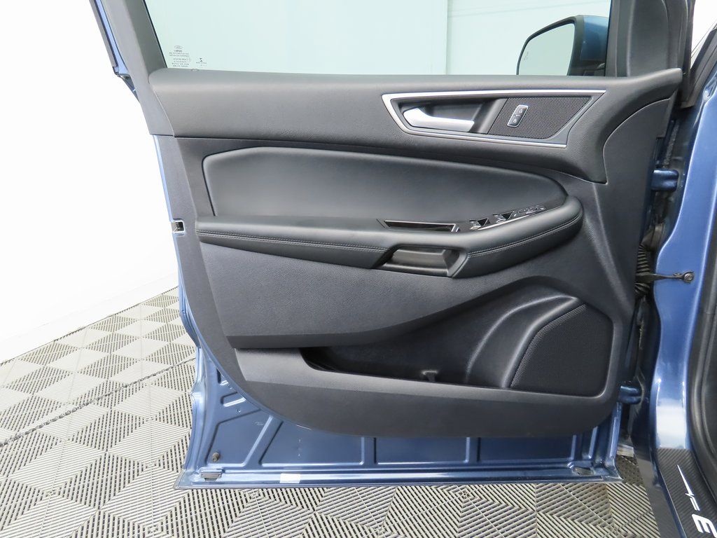 Thumbnail: 2019 Ford Edge - 25