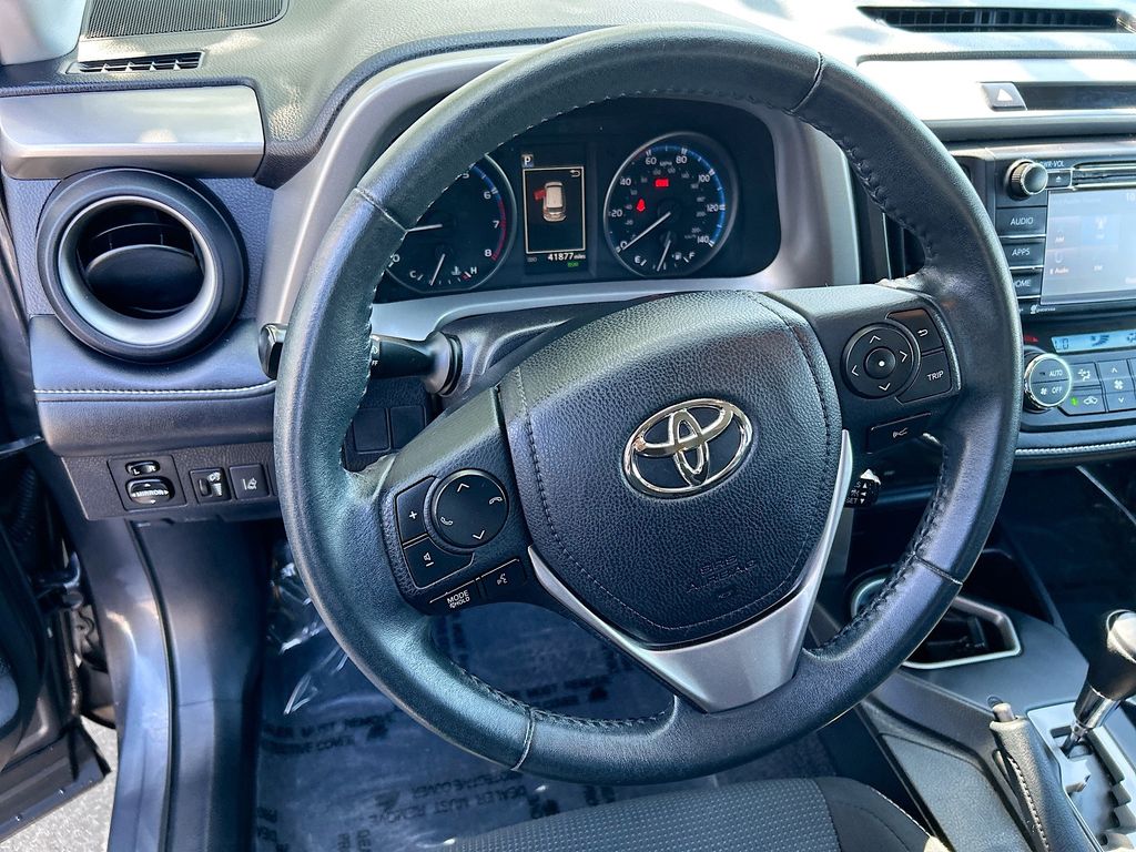 Thumbnail: 2017 Toyota RAV4 - 11