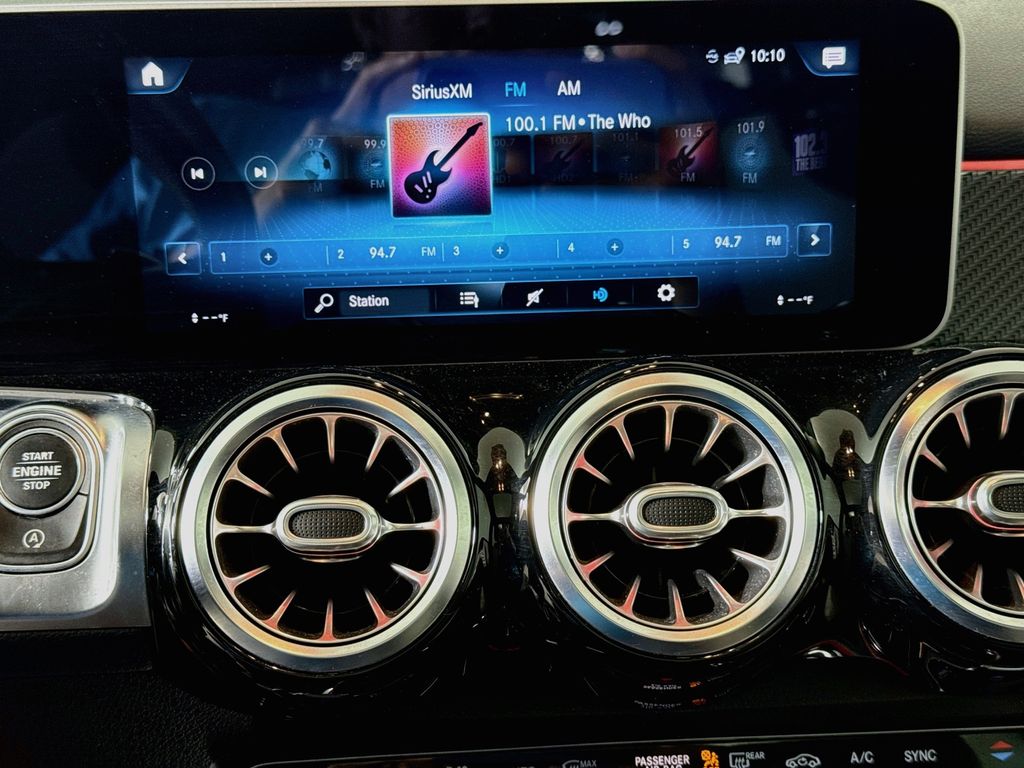 Thumbnail: 2021 Mercedes-Benz GLB - 14
